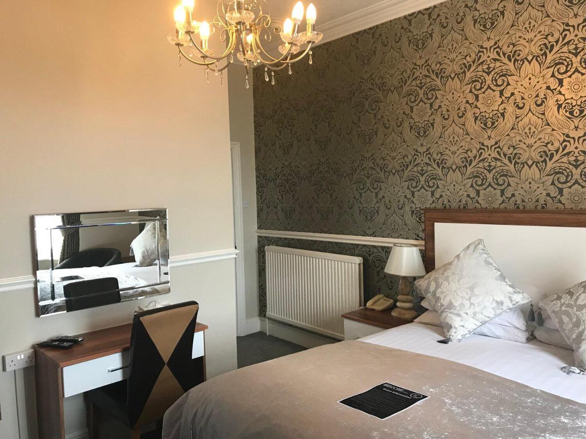 Lauriston & Lawton Court Hotel Llandudno Buitenkant foto