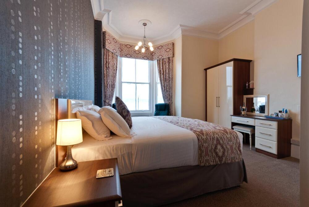 Lauriston & Lawton Court Hotel Llandudno Buitenkant foto
