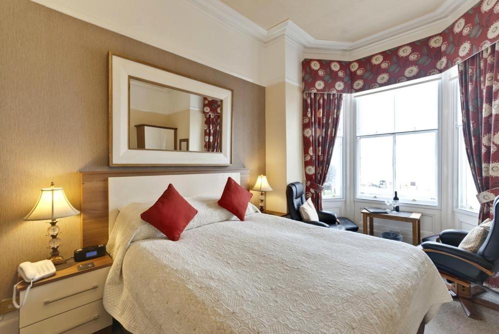 Lauriston & Lawton Court Hotel Llandudno Buitenkant foto