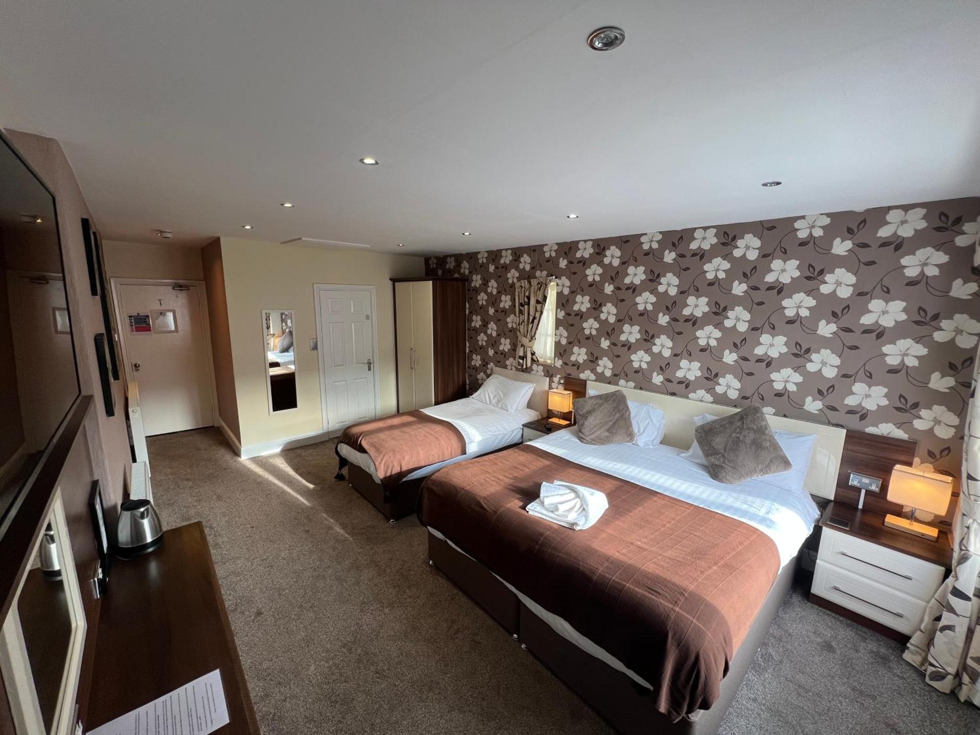 Lauriston & Lawton Court Hotel Llandudno Buitenkant foto
