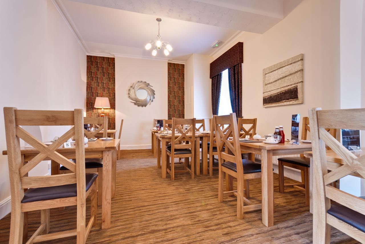 Lauriston & Lawton Court Hotel Llandudno Buitenkant foto
