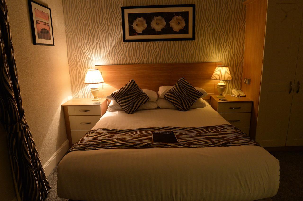 Lauriston & Lawton Court Hotel Llandudno Buitenkant foto
