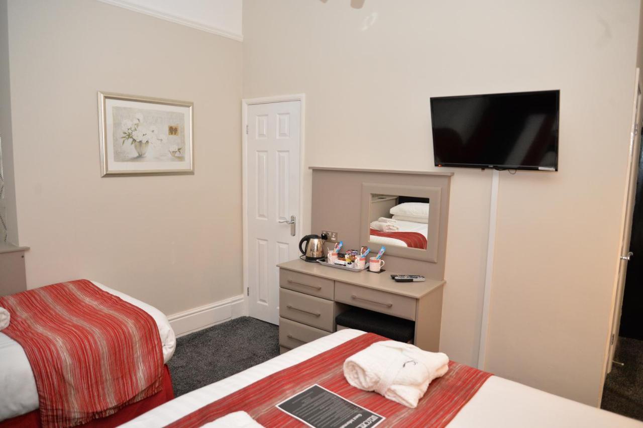 Lauriston & Lawton Court Hotel Llandudno Buitenkant foto